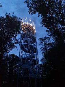Bild von unserem tollen Turm mit Beleuchtung als Wahrzeichen von Mammolshain - Eingereicht von Petra Lezius Fotowettbewerb Mammolshain - 11